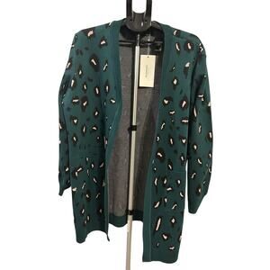 NWT Bloomchic Women's size 18-20 Green and Pink Leopard Print Cardigan